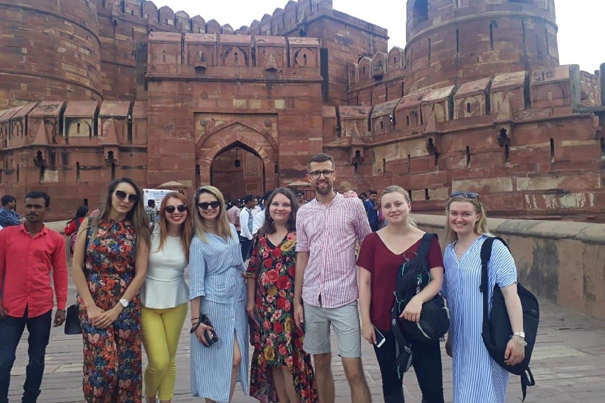 Tourists on a North India trip arranged by Jannat Travels